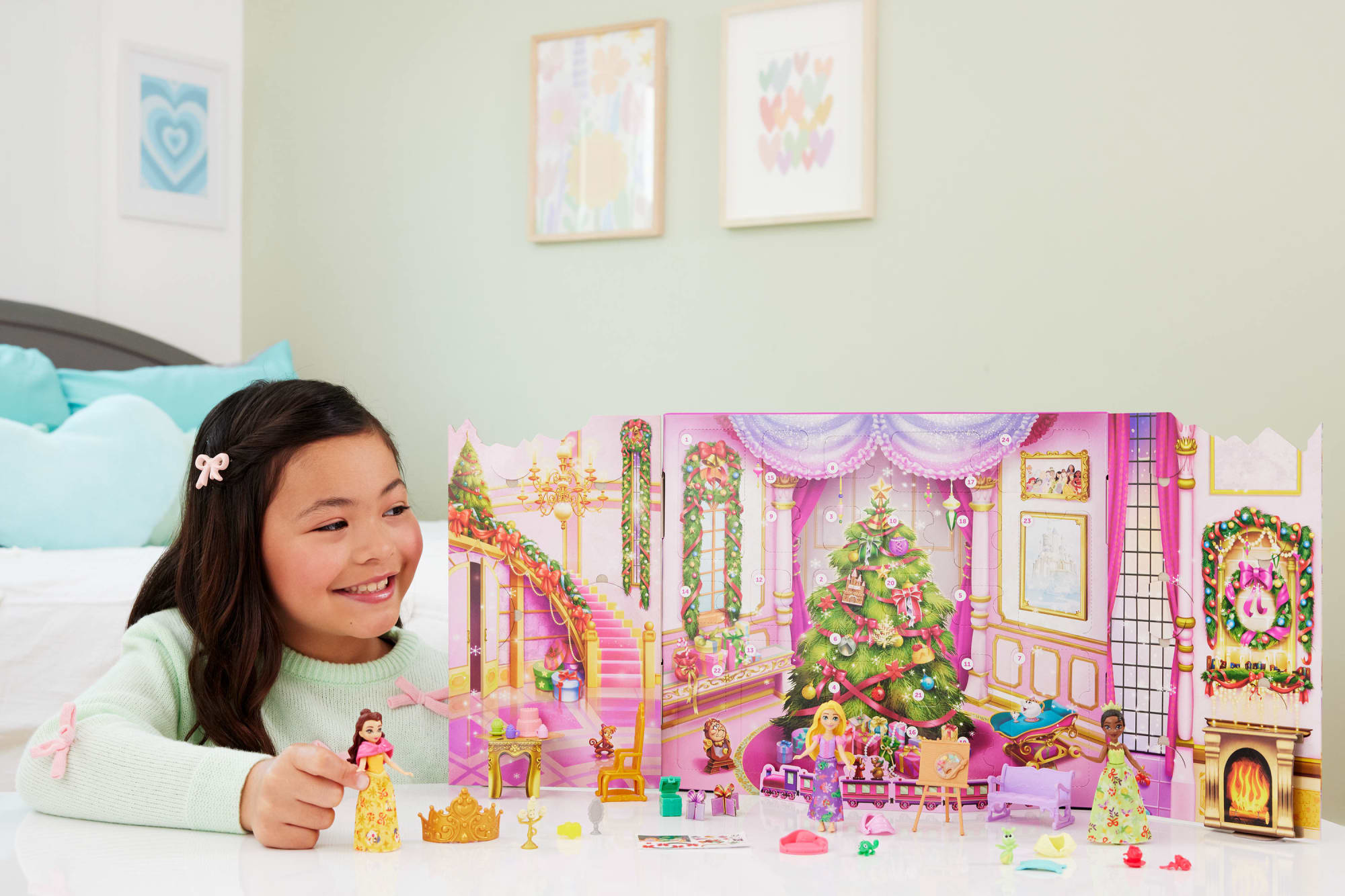 Disney Princess Advent Calendar With 24 Days Of Gifts, including 3 Small Dolls, 3 Friends & 22 Accy