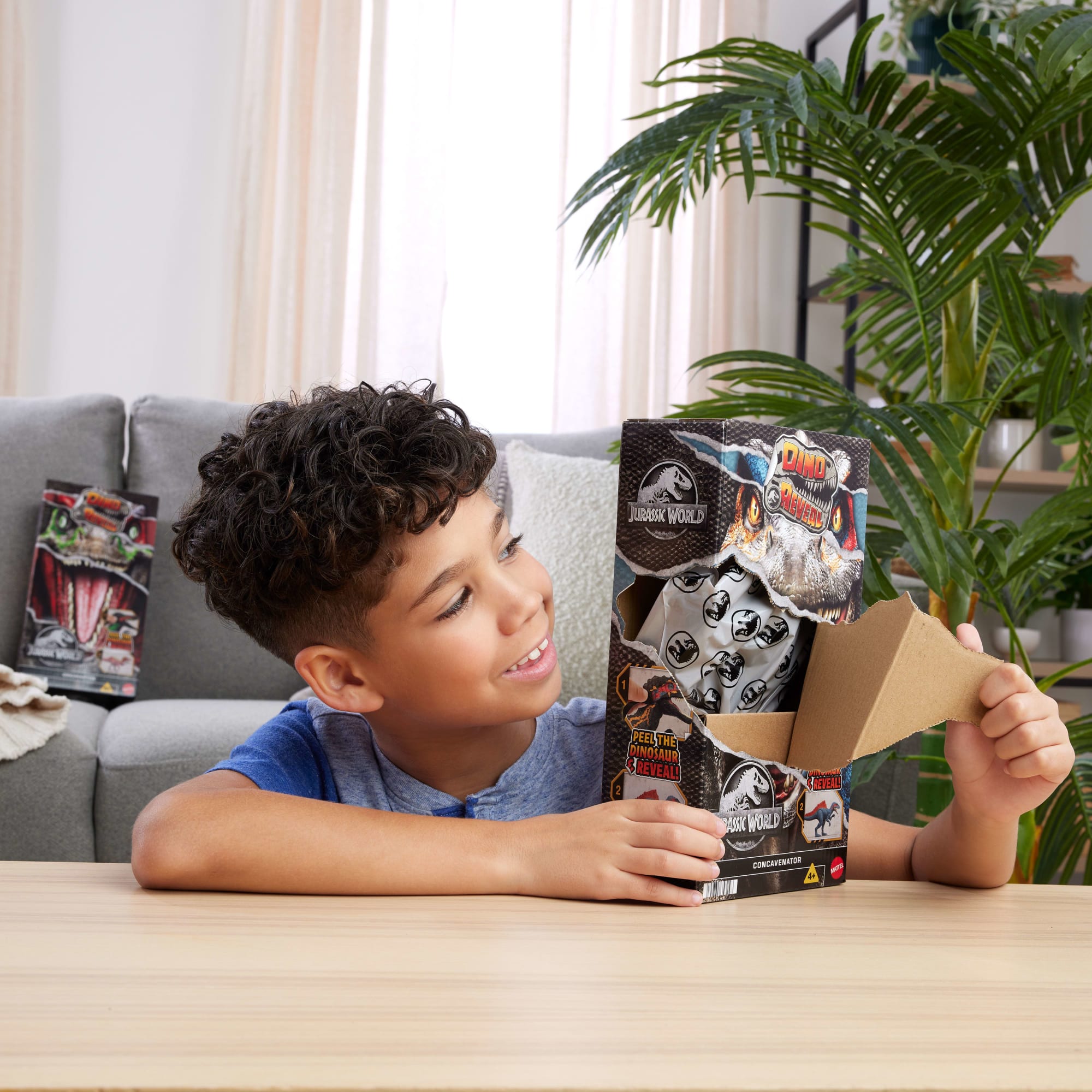 Jurassic World Dino Reveal Deluxe Dinosaur Action Figure Toys, Peel Off Color Change Play
