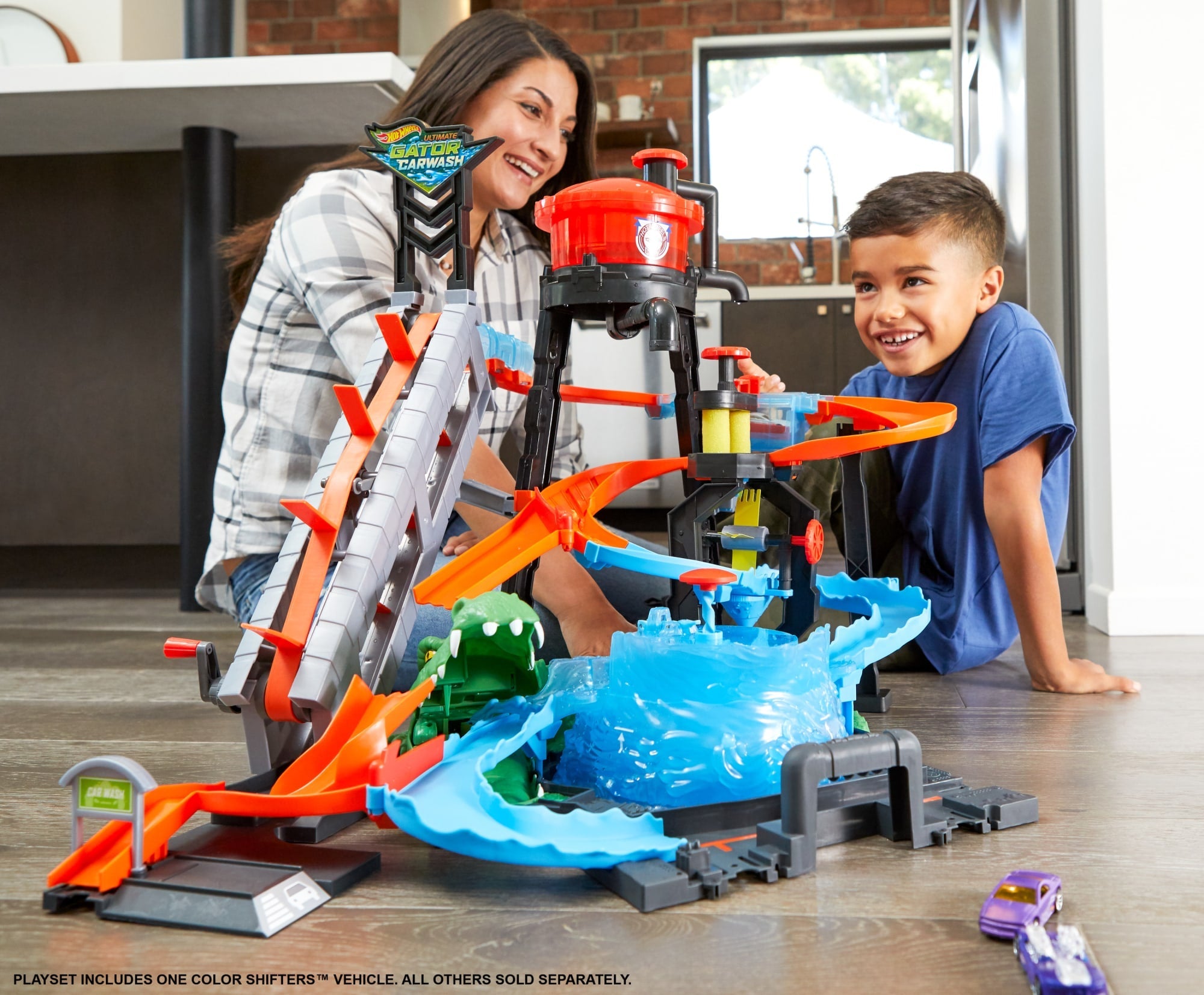 Hot Wheels Ultimate Gator Car Wash Play Set With Color Shifters Car