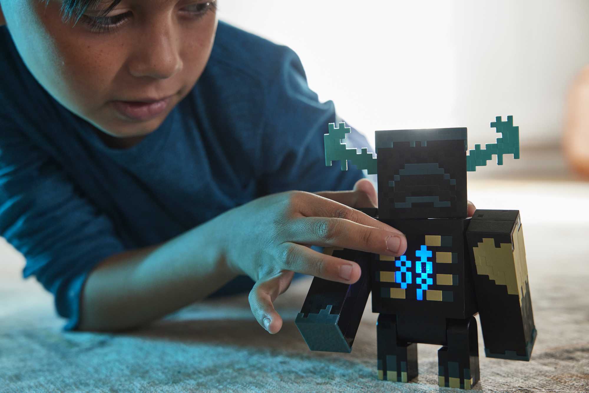 Minecraft Warden Action Figure Toy With Lights, Sounds And Accessories