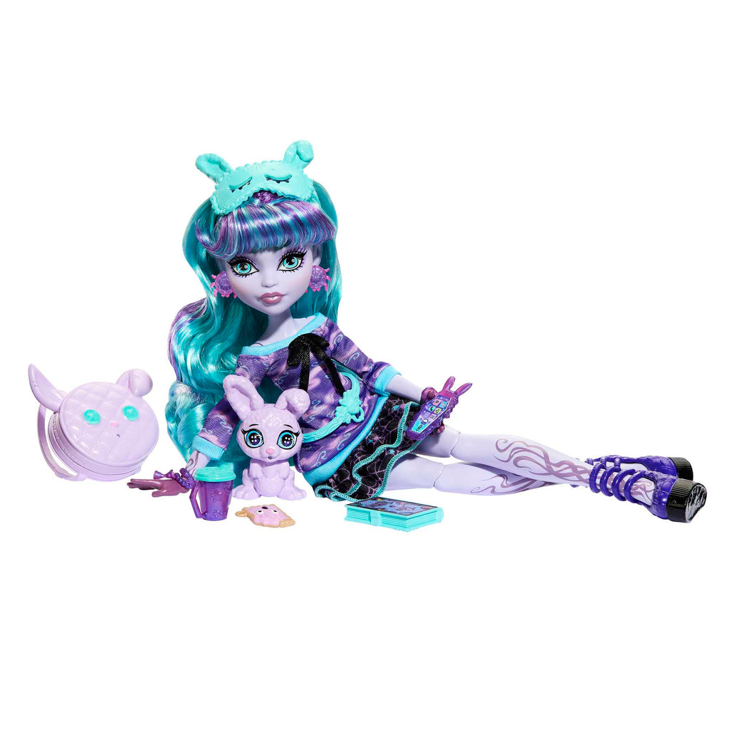 Monster High Doll And Sleepover Accessories, Twyla, Creepover Party